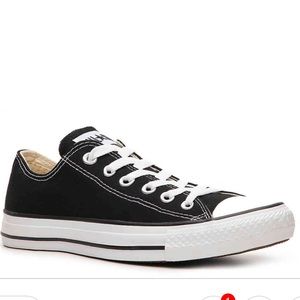 Black low-top converse!
